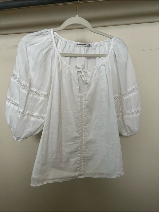Abercrombie & Fitch Tops - Abercrombie & Fitch White Blouse
